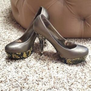 Shoedazzle Snake Print Platform Heels